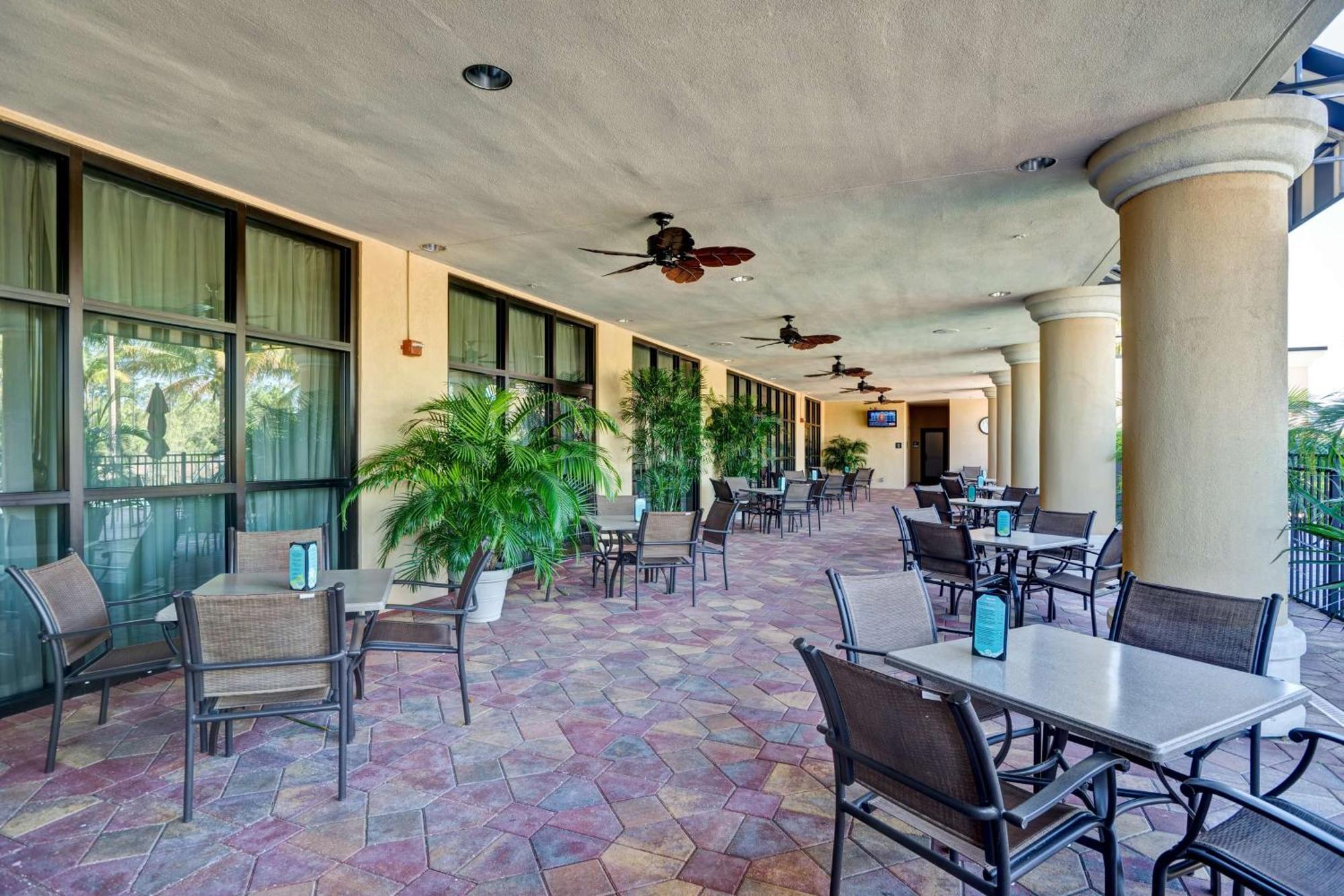Embassy Suites Fort Myers - Estero Zewnętrze zdjęcie